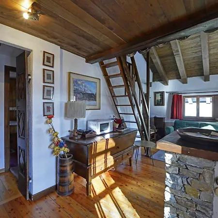 A Due Passi Da Courmayuer Apartamento